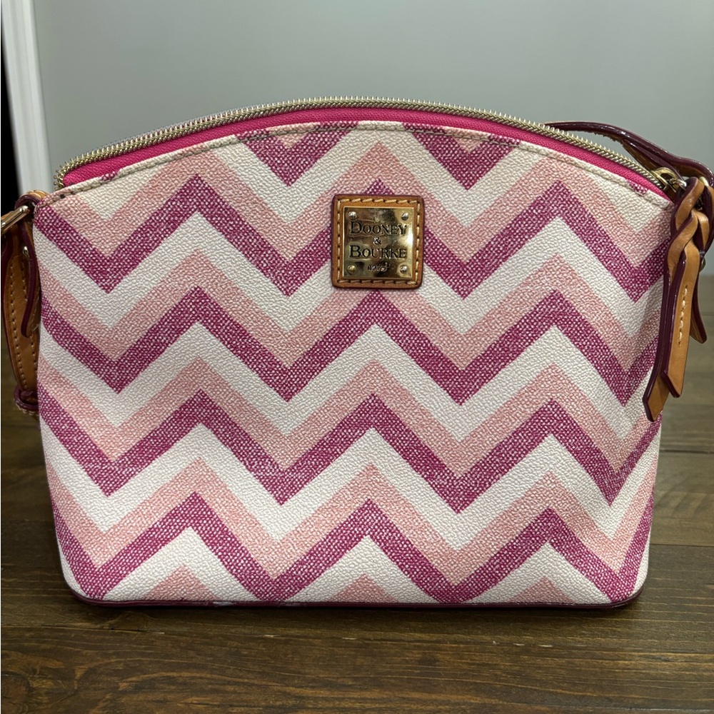 Dooney & Bourke Rare Chevron Suki Crossbody in Pink and White